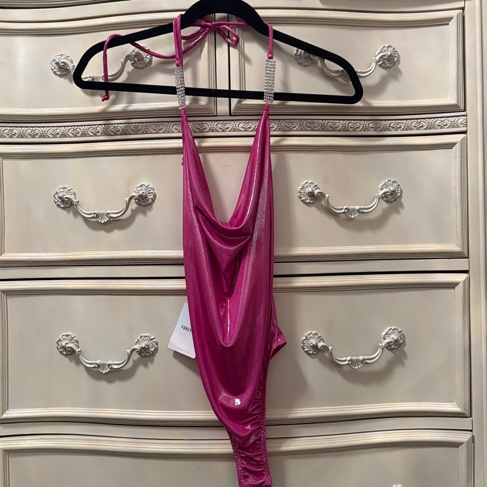 NWTS Forever 21 Fuchsia Metallic Cowl Neck Rhinestone Bodysuit Size XS - Picture 5 of 9